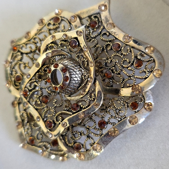 Vintage Statement Gold Flower Brooch Pin - Picture 5 of 7